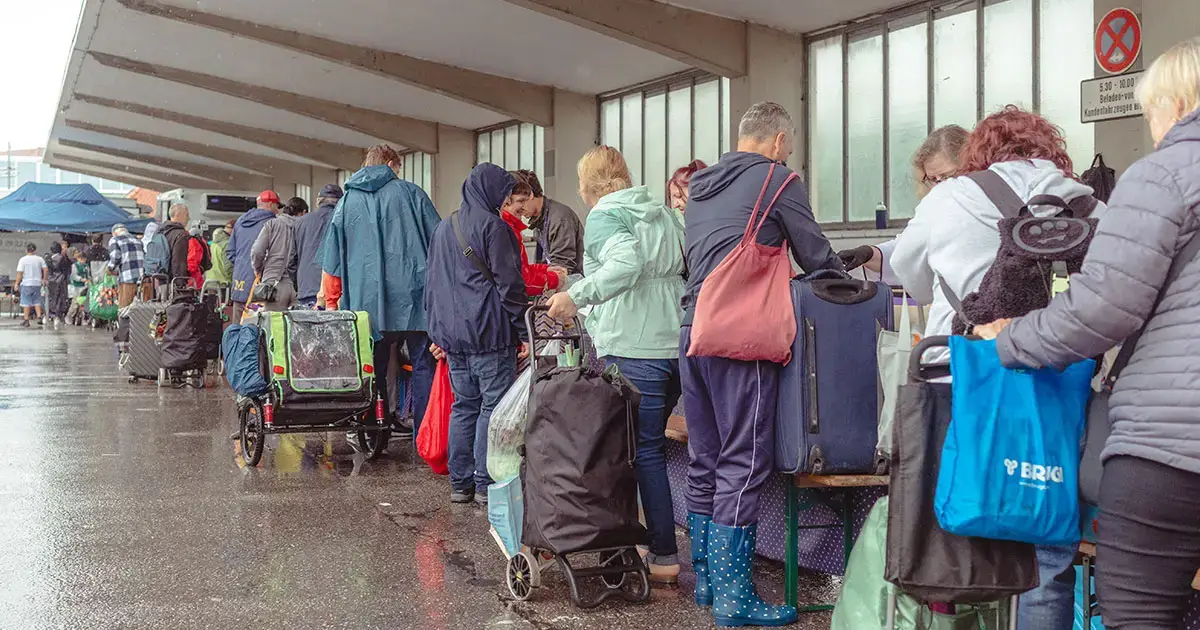 Lebensmittelhilfe der Münchner Tafel: Bedürftigkeitsprüfung sorgt für faire Verteilung an Menschen in München, die unter dem Existenzminimum leben