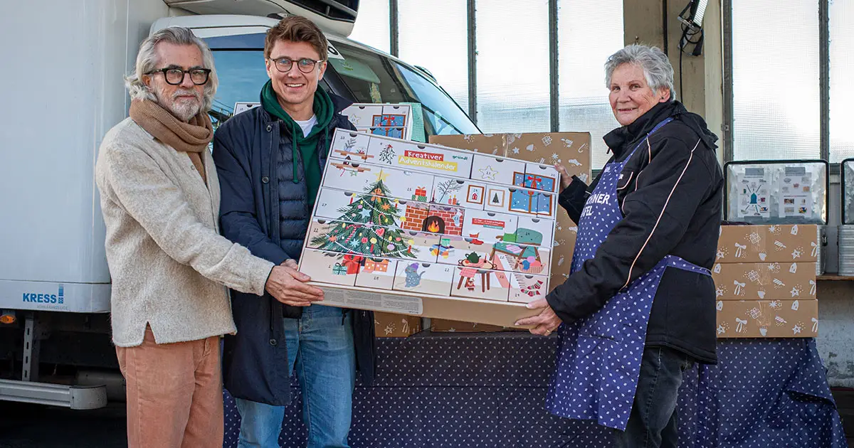 Hochwertiger Gründl Adventskalender mit Strickprojekten und Wolle, gespendet an die Münchner Tafel.
